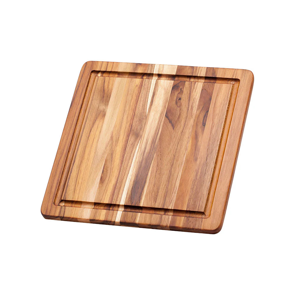 Essential cutting/serving board juice canal