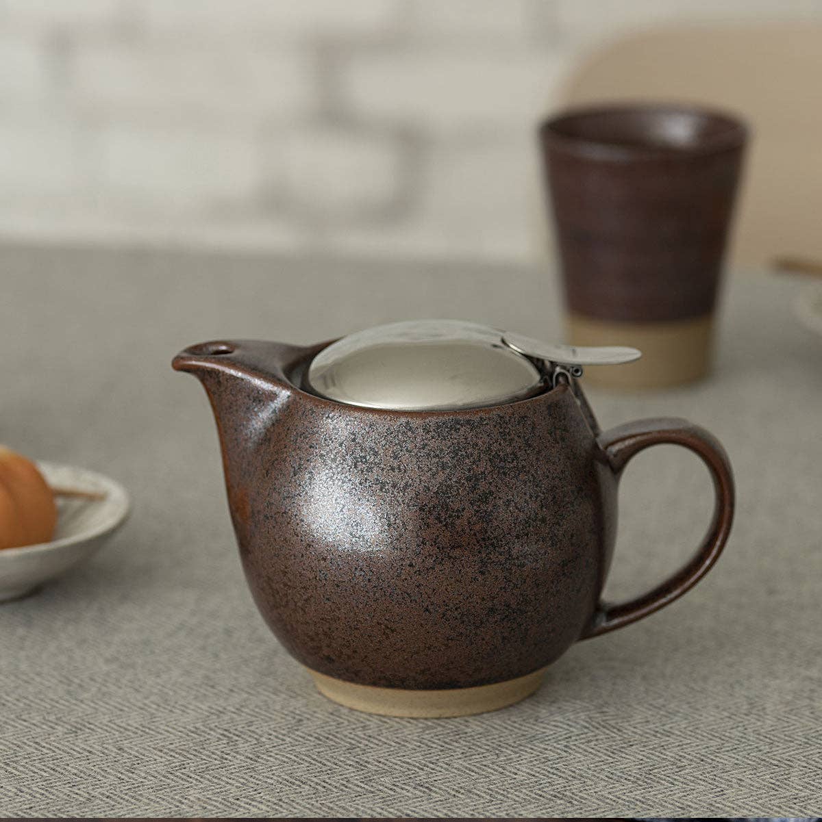 Zero Japan Round Ceramic Teapot 15oz Iron Brown