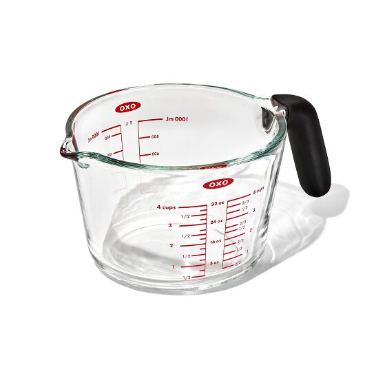 Glass measuring 4 cup