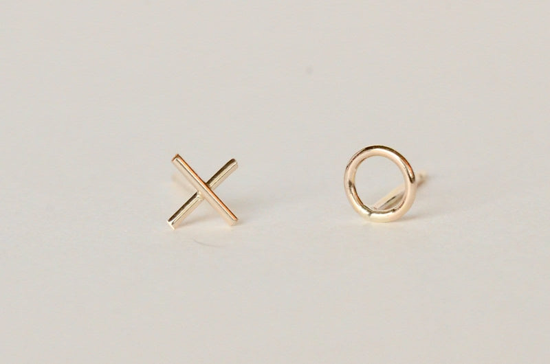 The-Unmediocre-Store-Devi-Arts-XO-Gold-Studs-Earring