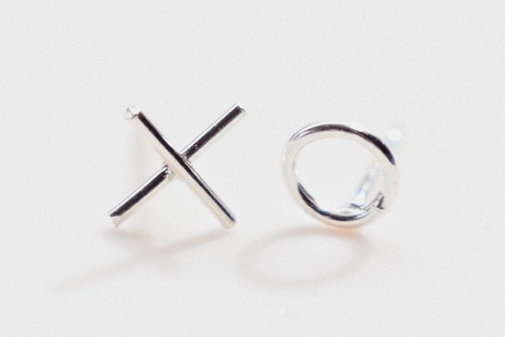 The-Unmediocre-Store-Devi-Arts-XO-Silver-Studs-Earring